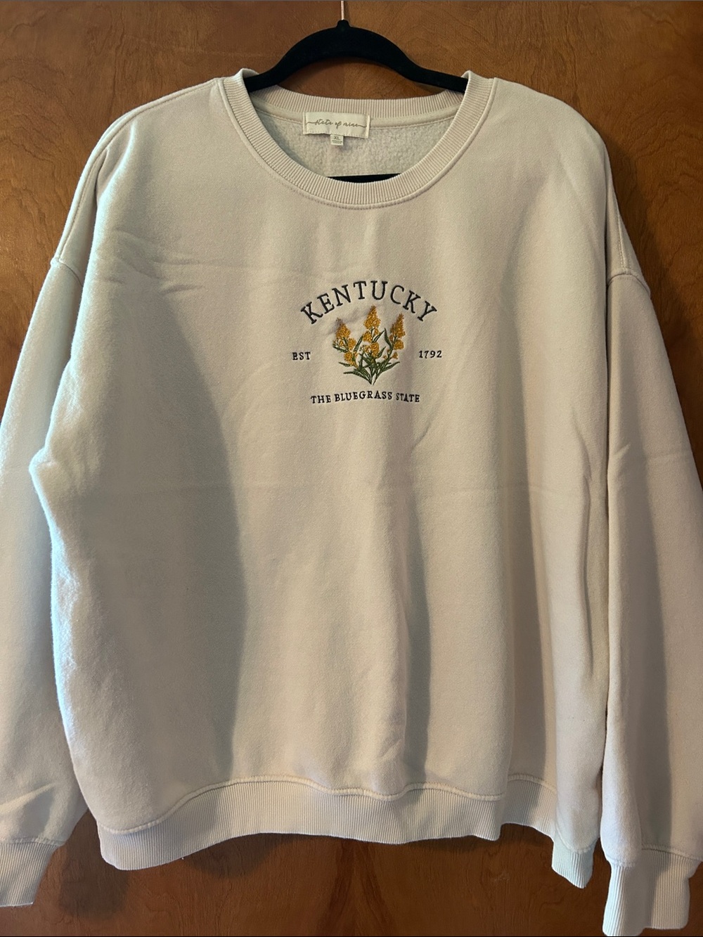 Kentucky Embroidered Crewneck Sweatshirt - Cream color XL